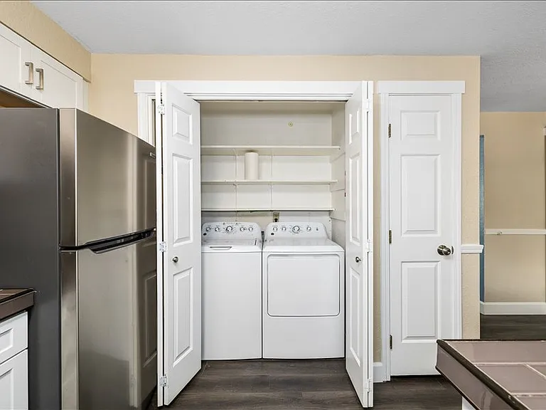1316 S Manitou Ave — Photo 10