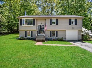 54 Ridgewood Rd, Cranston, RI 02921