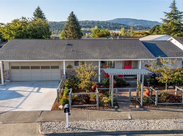 961 E Fir Street, Sequim, WA 98382