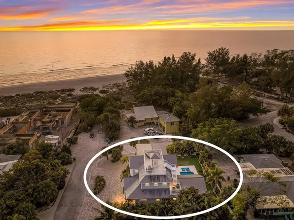 112 50th St, Holmes Beach, FL 34217