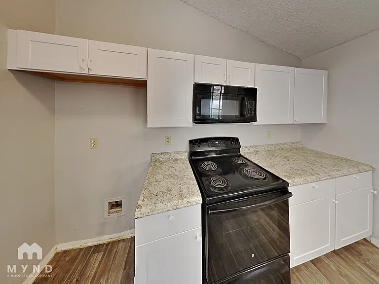 4714 Crested Rock Dr — Photo 9