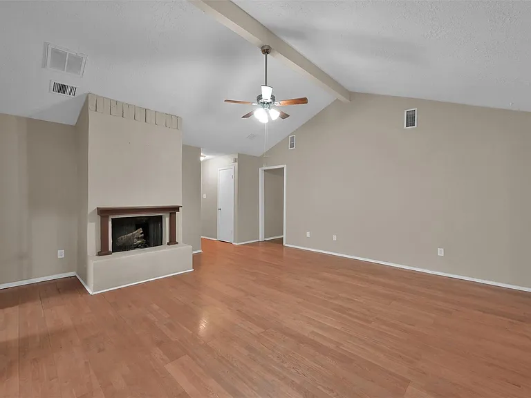 16858 Gleneagle Dr N — Photo 7