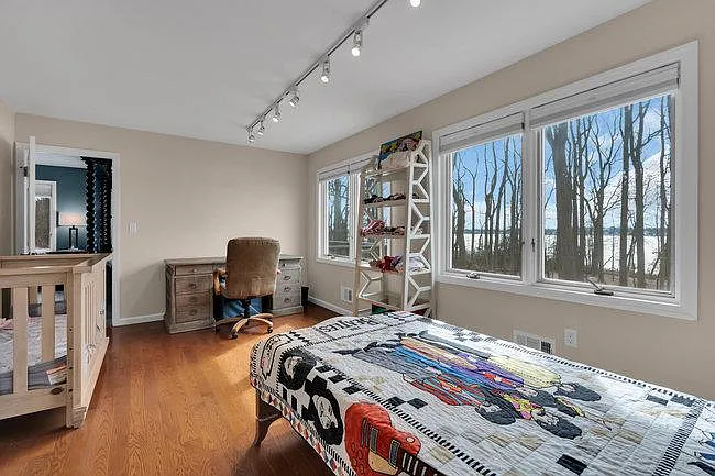 180 Hartshorne Rd — Photo 42