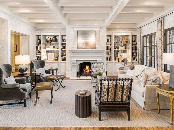 Open and beautiful living rm