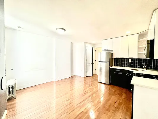 Rented by Pear NYC LLC | media 36