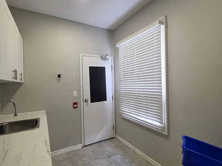 70 Victoria Ave S #3 — Photo 7