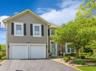 1388 Waterside Dr, Bolingbrook, IL 60490