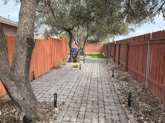 3rd image of 5202 Tucson Cir