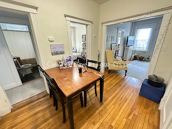 4th image of 15 Egremont Rd APT 3