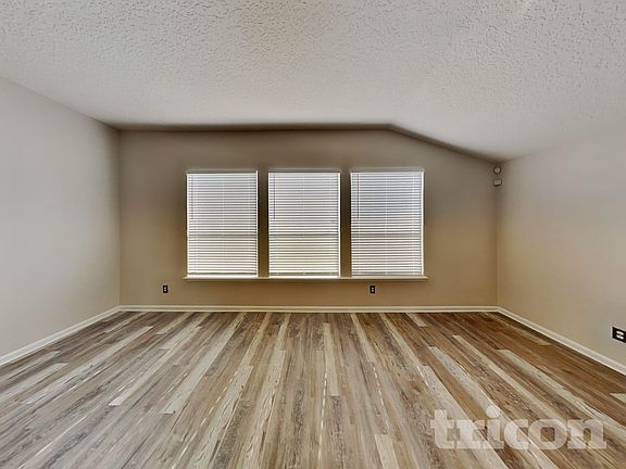 3rd image of 13698 Devan Lee Dr N