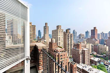 Rented by Manhattan Realty Group