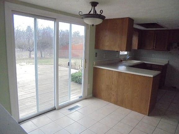 5th image of 8025 Knollgate Ct