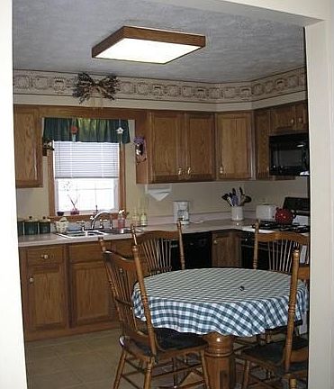 3rd image of 1044 Annabelle St
