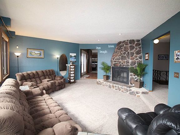 2nd image of 804 Bel Air Pl