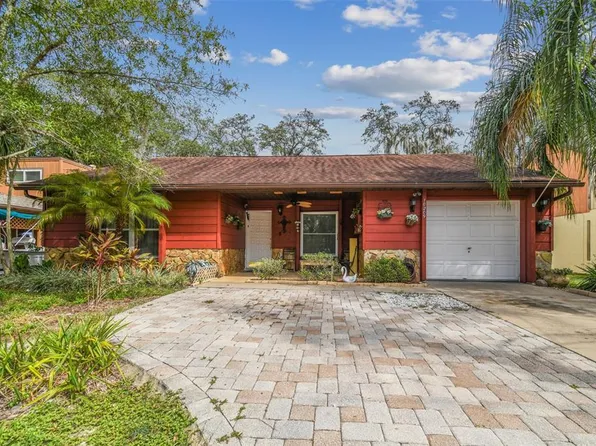 10209 N HYALEAH ROAD, TAMPA, FL 33617