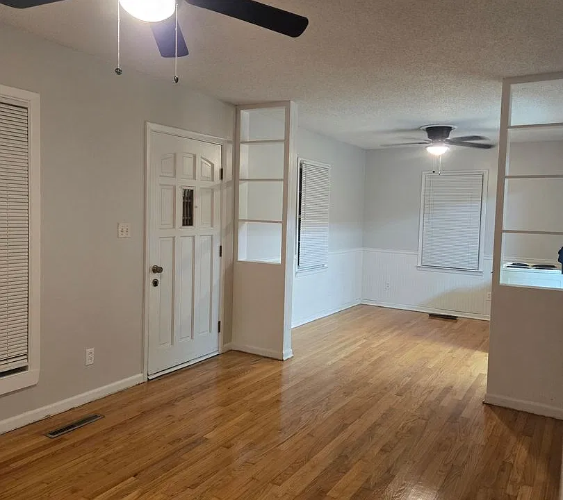 607 NE 73rd Ter