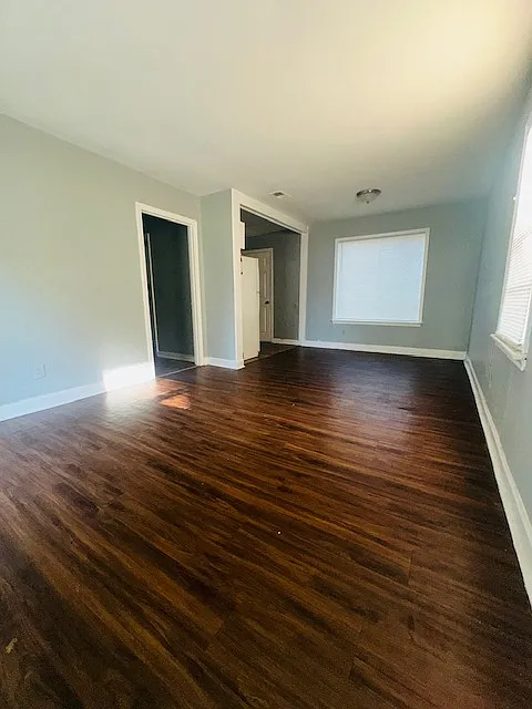 3 bed, 952 sqft, $1,250 — Photo 2