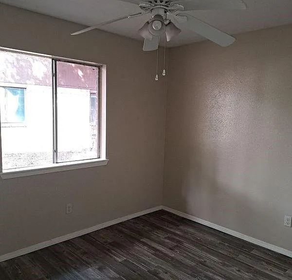 2426 Spring Dusk Ln — Photo 10