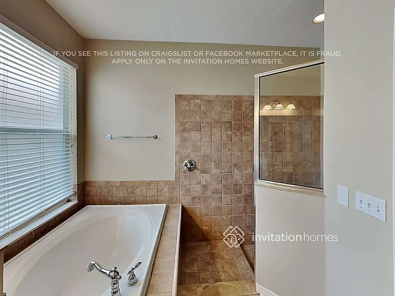 1652 Bonita Bluff Ct — Photo 14
