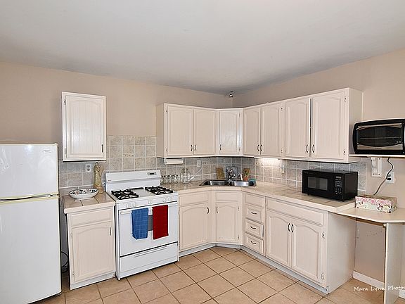 4th image of 1434 N Russell Ave