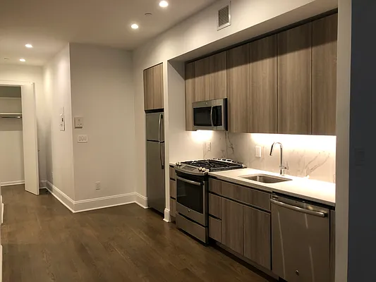 Rented by NY Living Solutions | media 14