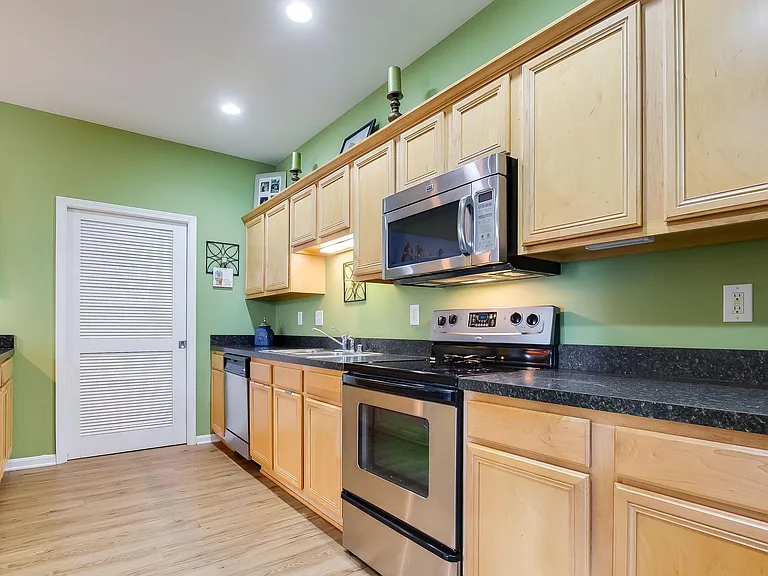 203 S Dorsey Ln #203 — Photo 24