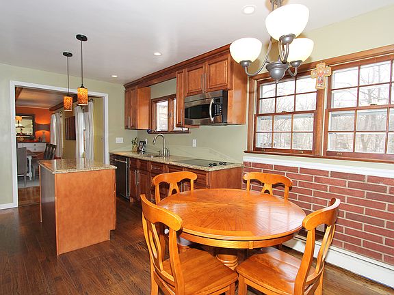 5th image of 5 Sylvan Dr