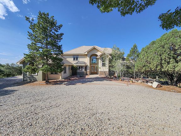5th image of 10 Oxbow Dr