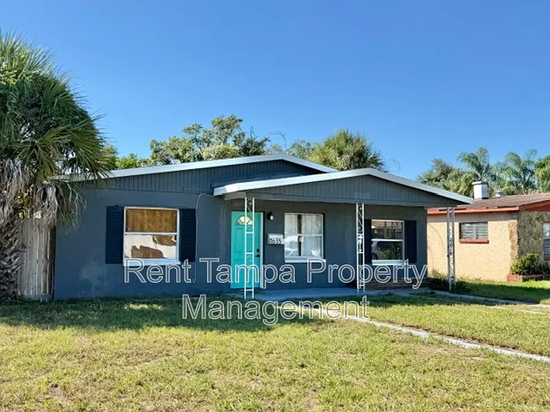 4 bed, 1.0 bath, 1227 sqft, $3,530 — Photo 3