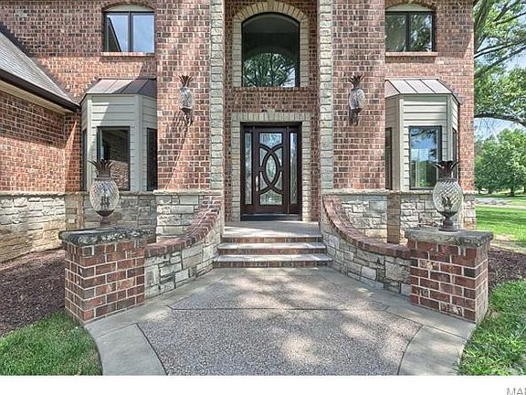 3rd image of 39 Auburndale Dr