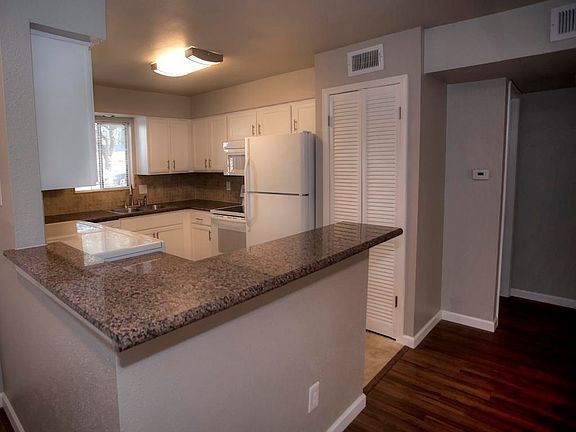 3rd image of 12100 Melville Dr APT 103A