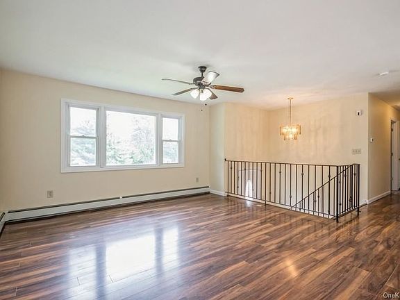4th image of 11 Larissa Ln