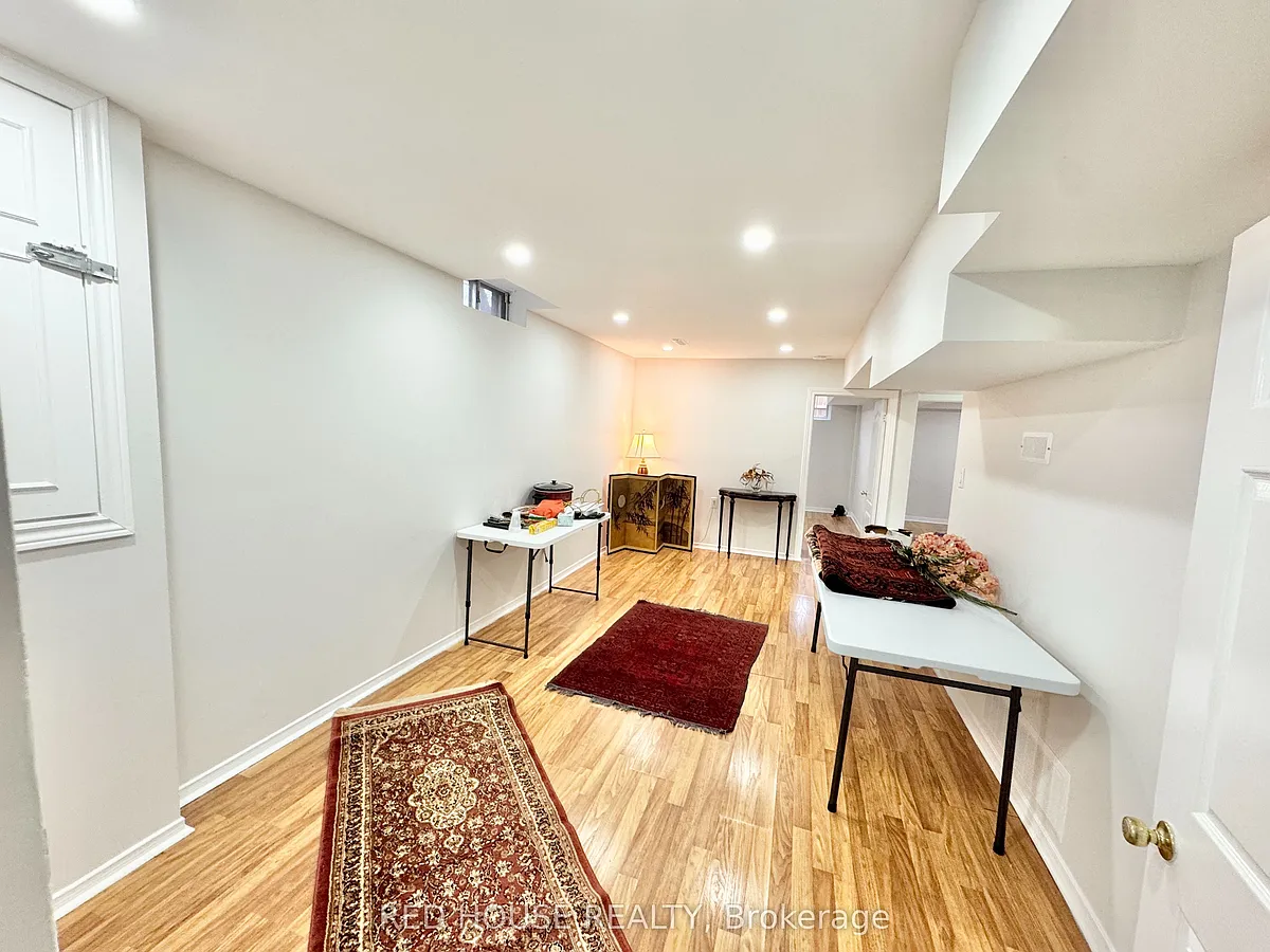 Building Photo - 33 Forestside Ct