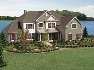 1432 Hunters Lake Dr, Milford, MI 48380