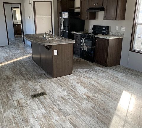 2nd image of 486 Lexington Dr