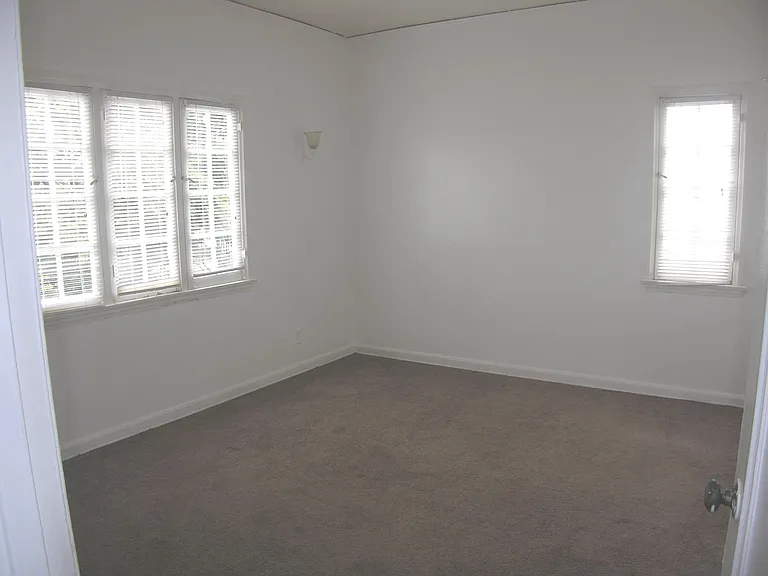 4911 Dockweiler St — Photo 5