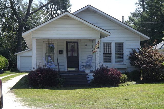 1st image of 1114 Belleville Ave