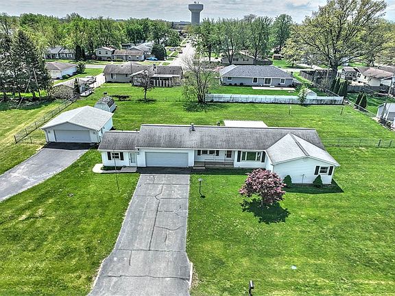 2nd image of 425 Maddox Dr
