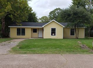 402 Honeysuckle Dr, La Marque, TX 77568