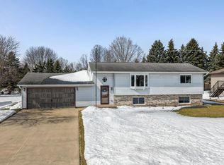 620 Sunrise Dr, Ripon, WI 54971