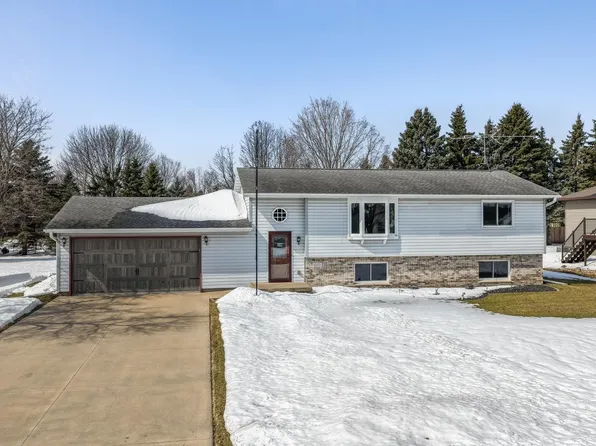 620 Sunrise Dr, Ripon, WI 54971