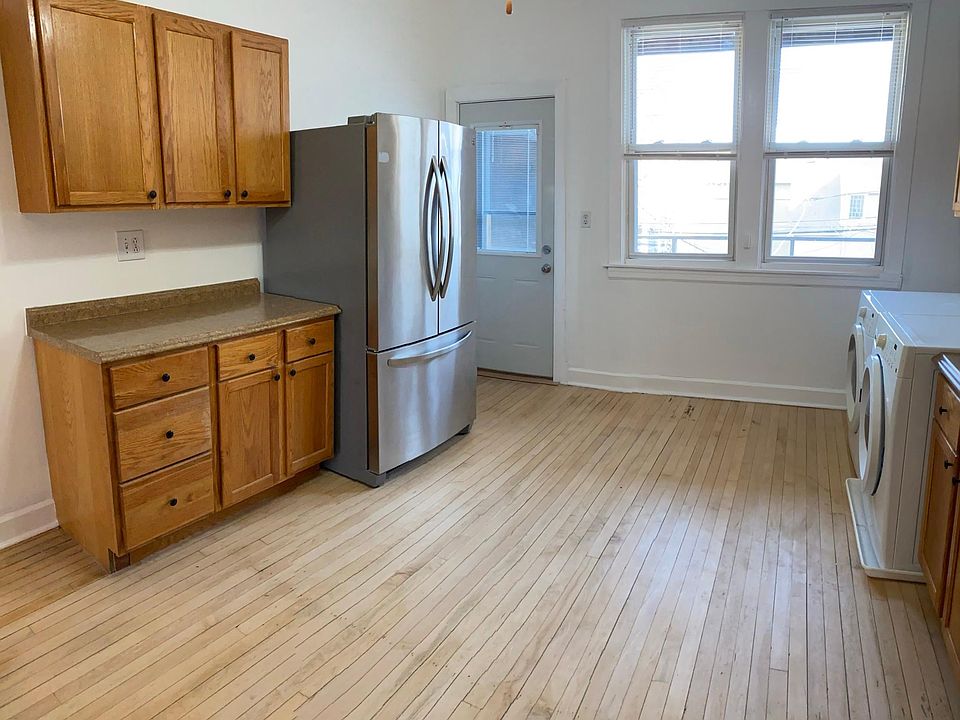 1st image of 3139 N Oakley Ave