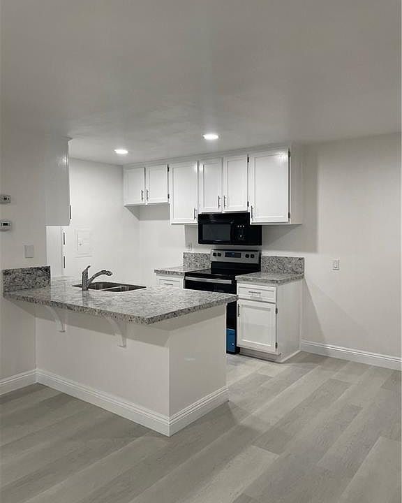1st image of 23515-164 Lyons Ave