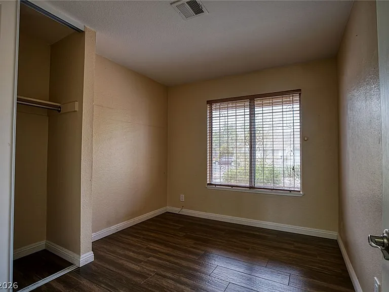 3956 Clear View Dr — Photo 16