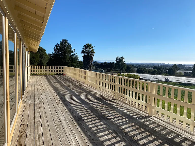 407 Hecker Pass Rd — Photo 4