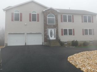 117 Lloyd Dr, Long Pond, PA
