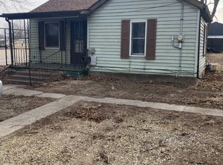 923 W 4th Ave, Monmouth, IL 61462