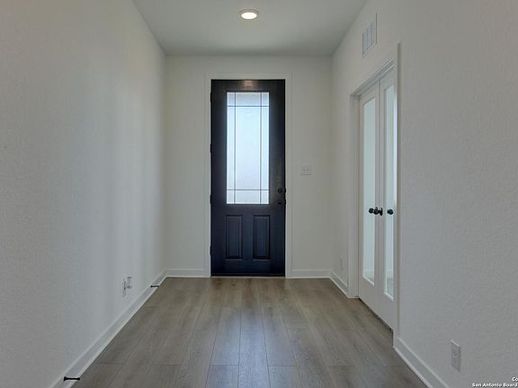 4th image of 10911 Bop Ln