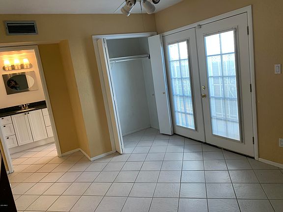 3rd image of 3001 N 38th St Unit 10