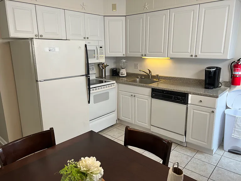1600 Asbury Ave #E — Photo 13